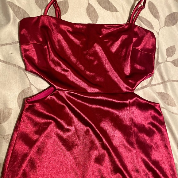 Lulu’s Magenta Satin Maxi Dress.  Sexy and pretty dress. - Picture 2 of 6